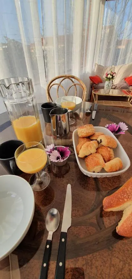 Villa Chaleureuse: Appartement Indépendant avec Wi-Fi et Parking Sanary-sur-Mer Apartment