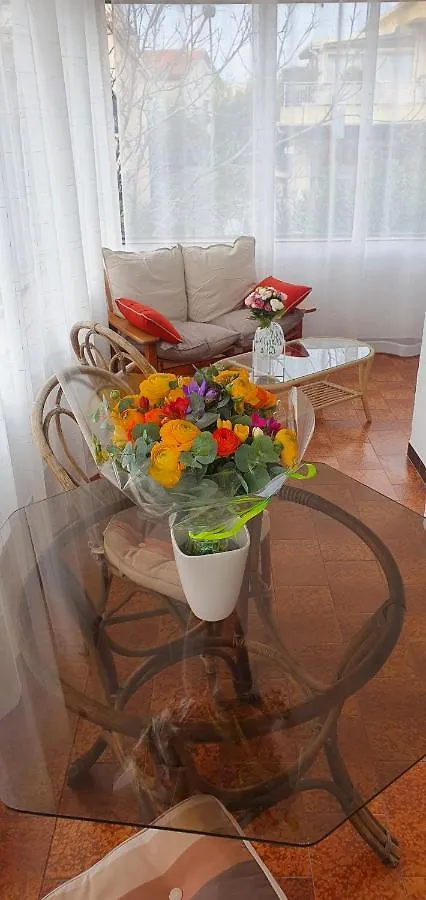Apartment Villa Chaleureuse: Appartement Indépendant avec Wi-Fi et Parking Sanary-sur-Mer France