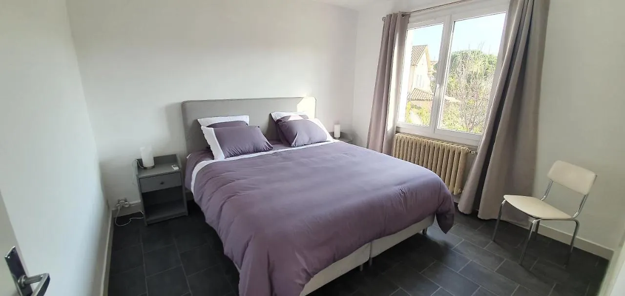 Apartment Villa Chaleureuse: Appartement Indépendant avec Wi-Fi et Parking Sanary-sur-Mer