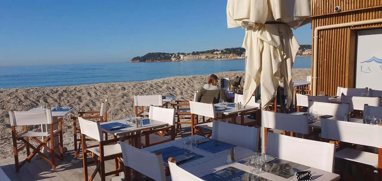 Apartment Villa Chaleureuse: Appartement Indépendant avec Wi-Fi et Parking Sanary-sur-Mer