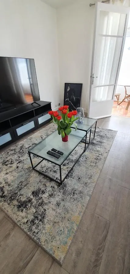 Villa Chaleureuse: Appartement Indépendant avec Wi-Fi et Parking Sanary-sur-Mer Apartment