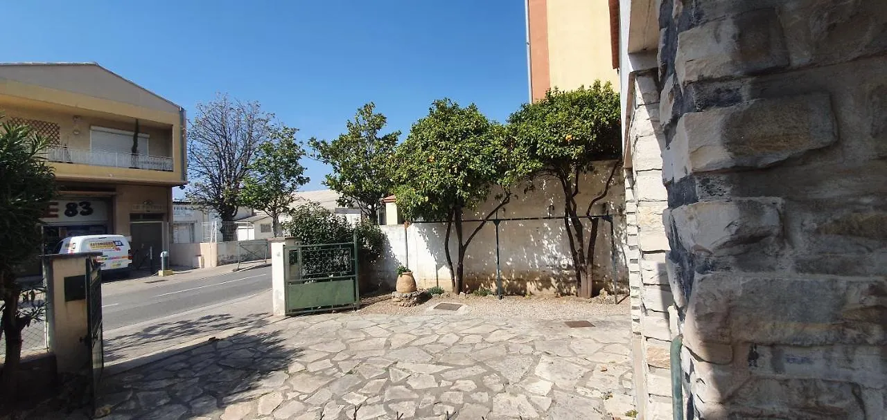 Villa Chaleureuse: Appartement Indépendant avec Wi-Fi et Parking Sanary-sur-Mer France