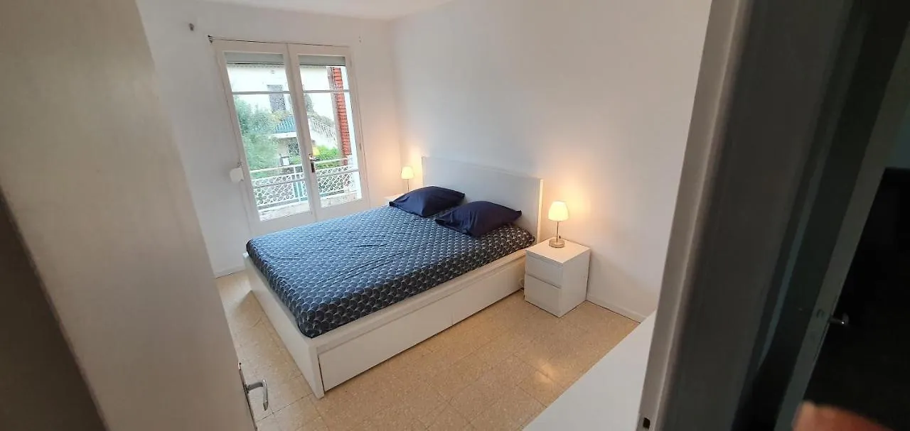 Villa Chaleureuse: Appartement Indépendant avec Wi-Fi et Parking Sanary-sur-Mer Apartment