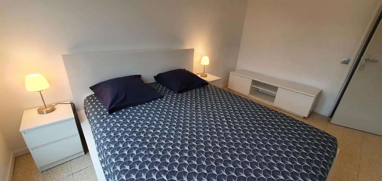 Apartment Villa Chaleureuse: Appartement Indépendant avec Wi-Fi et Parking Sanary-sur-Mer France